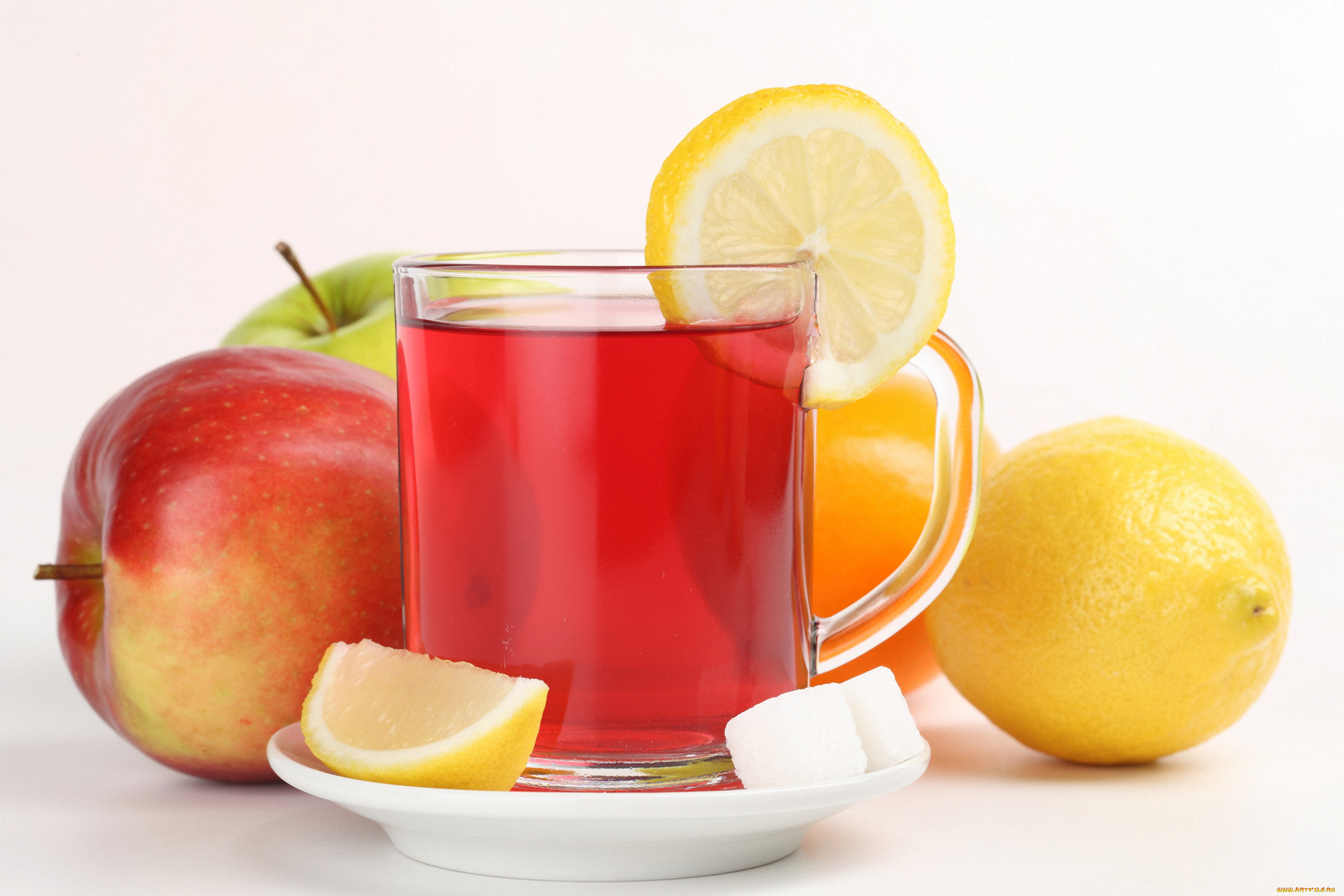 Apple cup. Фруктовый чай. Чай с лимоном. Чашки с фруктами для чая. Чай фруктовый в чашке.